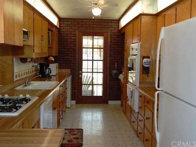 Look at all the cabinets!