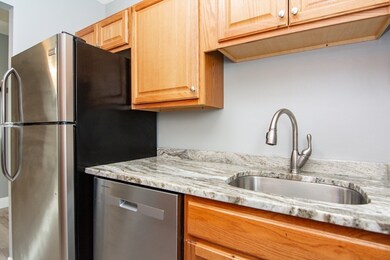 575 Broad St unit 102, East Weymouth, MA 02189 - photo 4
