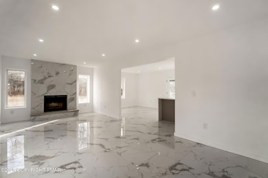 2641 Yellowstone Dr, Blakeslee, PA 18610 - photo 4