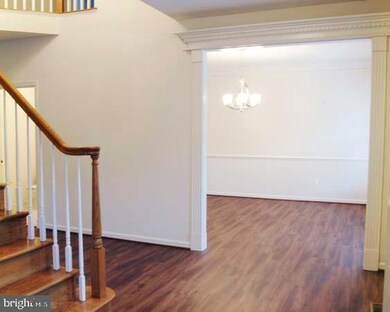 10907 Hunter Gate Way, Reston, VA 20194 - photo 6