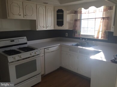 4300 Sheffield St, Philadelphia, PA 19136 - photo 7