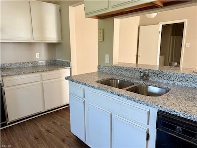 2134 Advent Ct, Virginia Beach, VA 23454 - photo 3