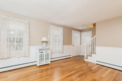 008-photo-living-room-8775546