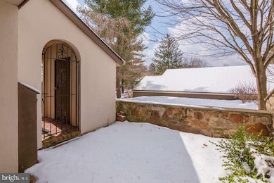 80 Oak Knoll Dr unit J30, Berwyn, PA 19312 - photo 2