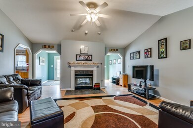 262 Boiling Spring Ct, Gerrardstown, WV 25420 - photo 4