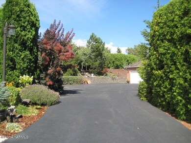 Stunning Entry & Landscaping