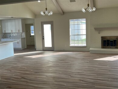 2011 Meadow Ln, Richmond, TX 77469 - photo 7