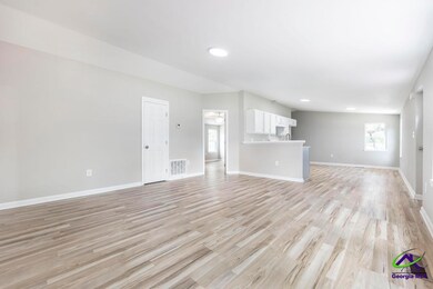 508 Beacham Ct W, Macon, GA 31216 - photo 3