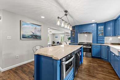 Wine-fridge-granite-counters