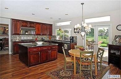 Gourmet Kitchen w/Stainless Steel Appliances, Gorg