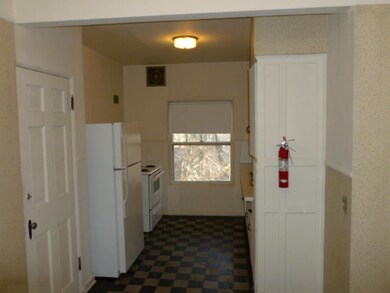 1007-1011 Short Road 2 002