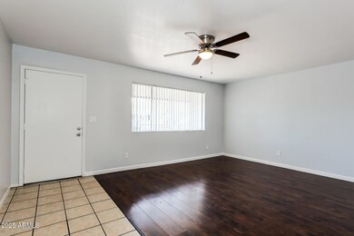 553 W Rio Salado Pkwy unit 202, Mesa, AZ 85201 - photo 2