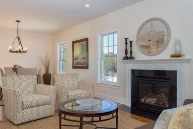 Living Room/Dining
