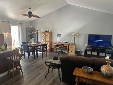 46 SW Leonard St, Grants Pass, OR 97526 - photo 2