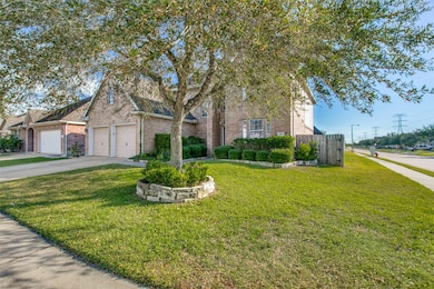 4700 High Creek Ct, Alvin, TX 77511 - photo 2