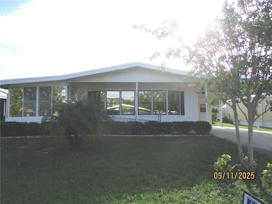 1332 Nassau Cir, Tavares, FL 32778 - photo 2
