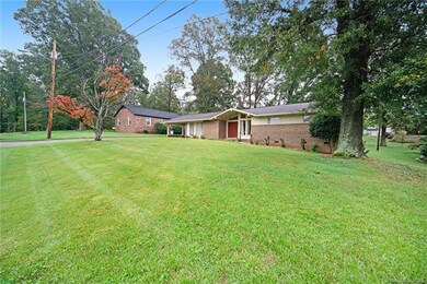 608 Brookgreen Dr, Dallas, NC 28034 - photo 4