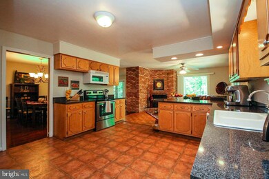 6355 Lakeview Dr, Falls Church, VA 22041 - photo 6