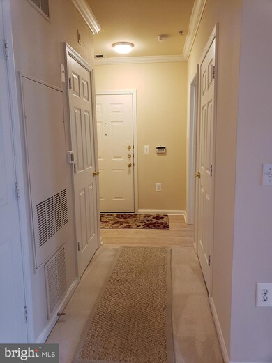 13101 Marcey Creek Rd, Herndon, VA 20171 - photo 2