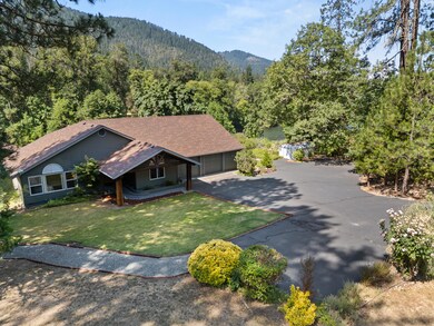 5475 Averill Dr, Grants Pass, OR 97526 - photo 2