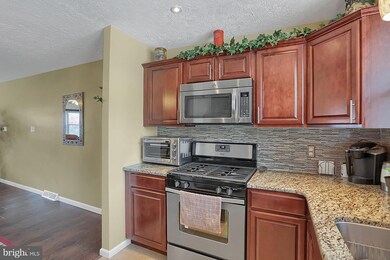 19 Cornell St, Reading, PA 19606 - photo 5