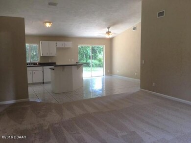 Entrance Living room