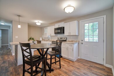 118 Poteat St, Moore, SC 29369 - photo 7