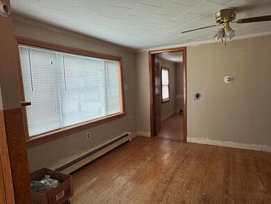 5 LIVING ROOM