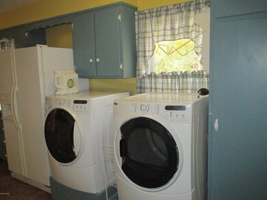 kitchen/laundry