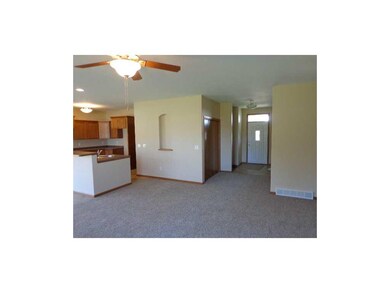 136 E Terrace Ct, Center Point, IA 52213 - photo 6