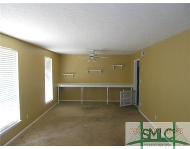 Dining Room. DINING AREA HAS A BUILD-IN IDEAL FOR 