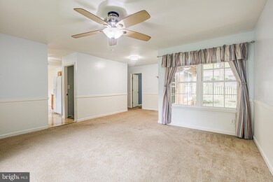 18507 Amidon Ave, Triangle, VA 22172 - photo 7