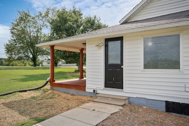 1462 Franks Ferry Rd, Sparta, TN 38583 - photo 5