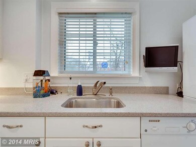 3359 Martha Custis Dr unit 3359, Alexandria, VA 22302 - photo 6