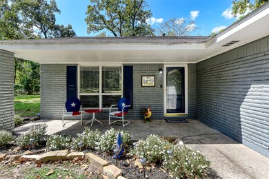 What a perfect place for a cup of coffee in the morning.