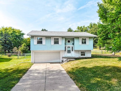 2124 Middlebury Rd, Freeport, IL 61032 - photo 2