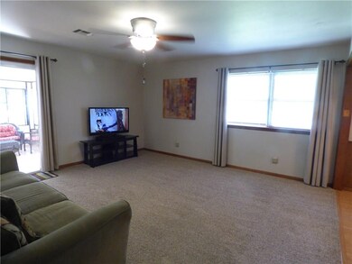 Oversize Living Room with Ceiling Fan
