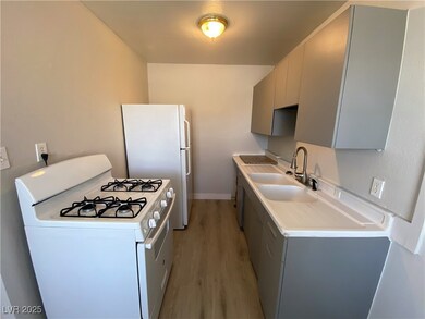 230 W Boston Ave unit 6, Las Vegas, NV 89102 - photo 6