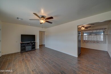 856 E Friar Ave-5