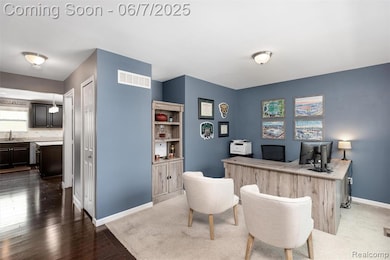 Front sitting room / office