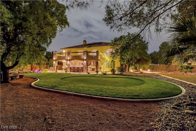 Backyard putting green