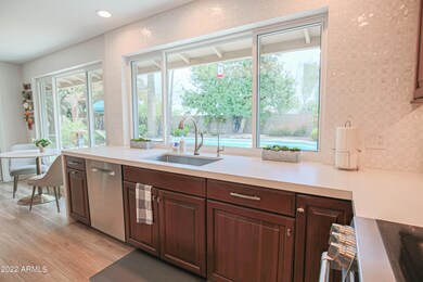 9233 N 33rd Way Phoenix AZ 85028 X-40