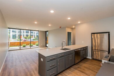 1 University Way No 107 unit No. 107, Iowa City, IA 52246 - photo 4