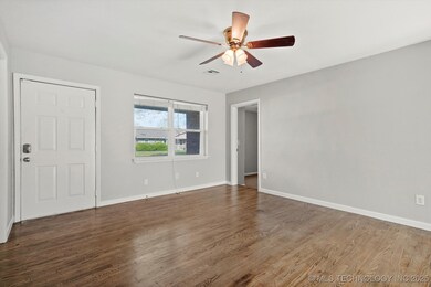 13803 S Hickory St, Glenpool, OK 74033 - photo 3