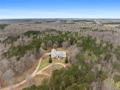 With no neighbors in sight, this bird’s-eye perspe
