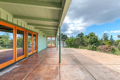 Back Patio area perfect for entertaining and takin