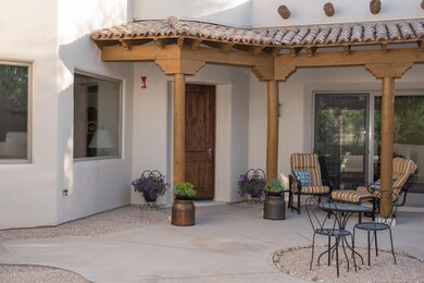 04 Front door 4
