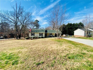 5121 Stoney Oaks Dr, Gastonia, NC 28052 - photo 3