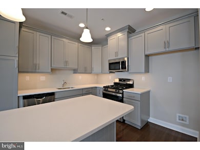 758 W 2nd St, Lansdale, PA 19446 - photo 4