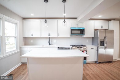 2001 Mayflower Dr, Woodbridge, VA 22192 - photo 4